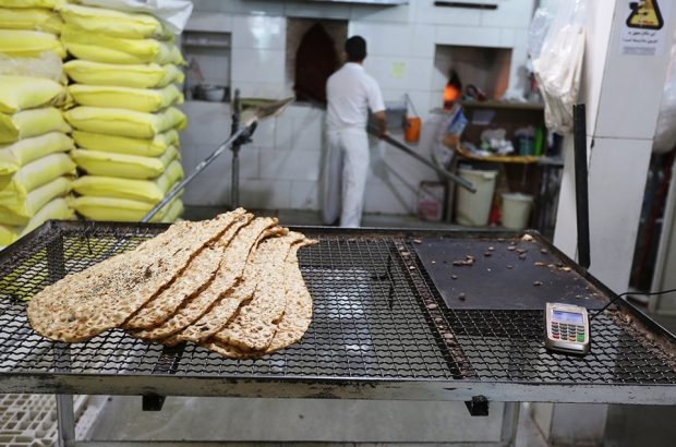 تشکیل ۳۷۳ پرونده گران فروشی نان در خوزستان طی امسال